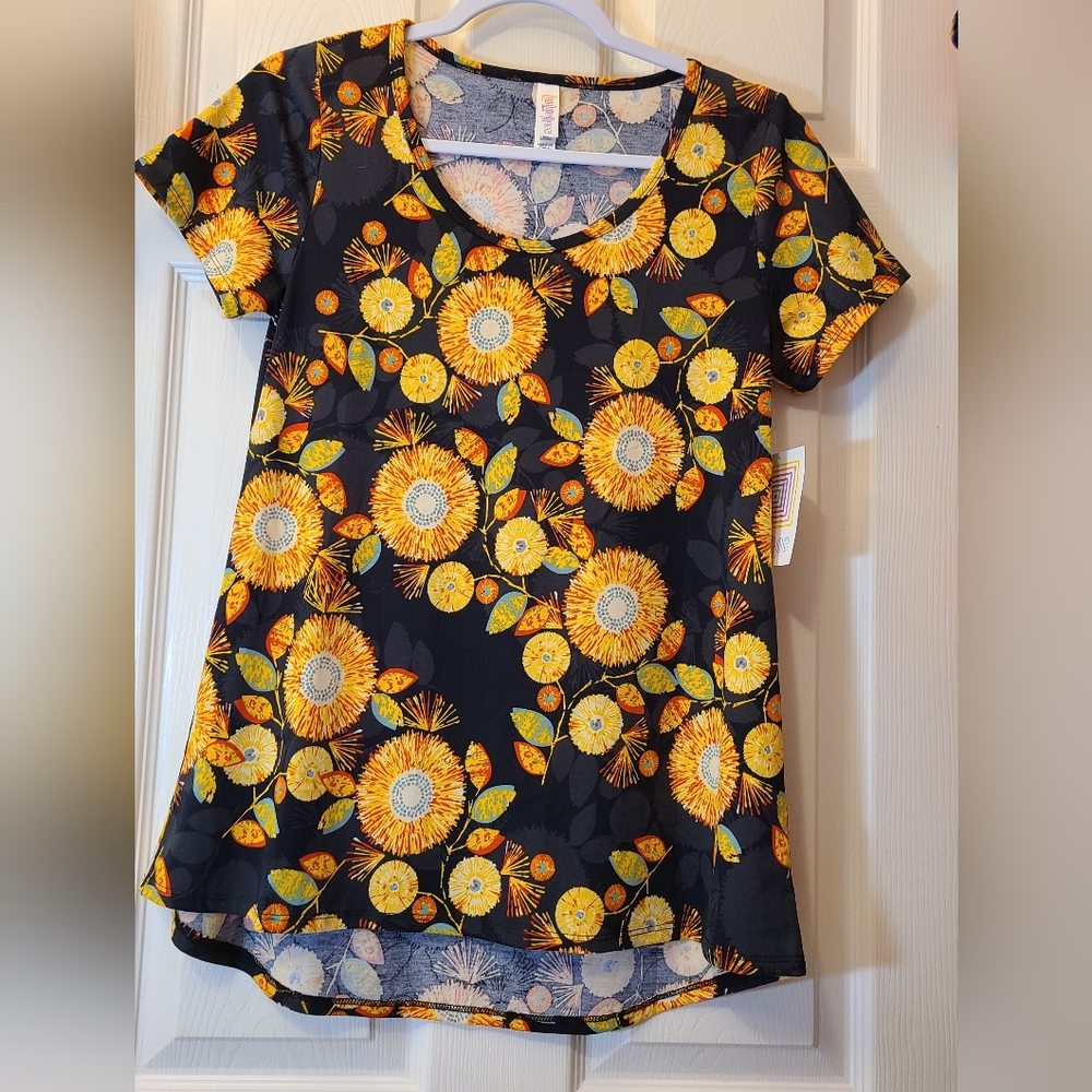 NWT LuLaRoe Classic T Size XS Black w/ Yellow & Orange Sunflowers